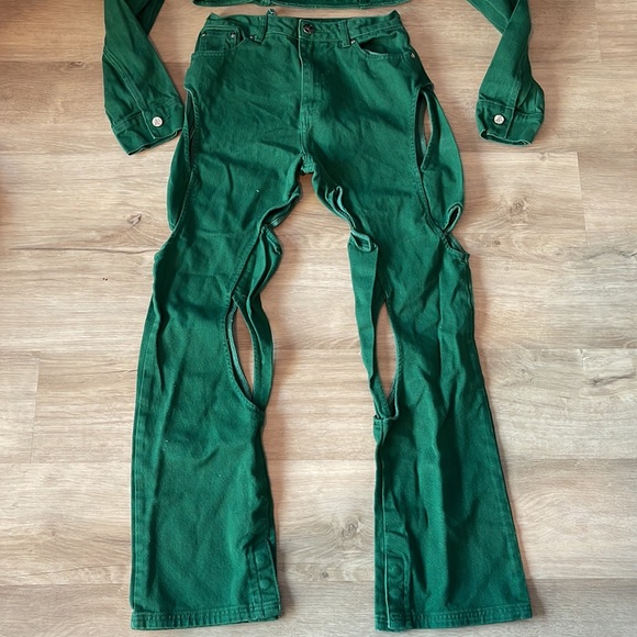 Maniere De Voir Set: Green Cropped Jacket US 6 & Boyfriend Cut Out Jeans US 6 - Picture 3 of 16